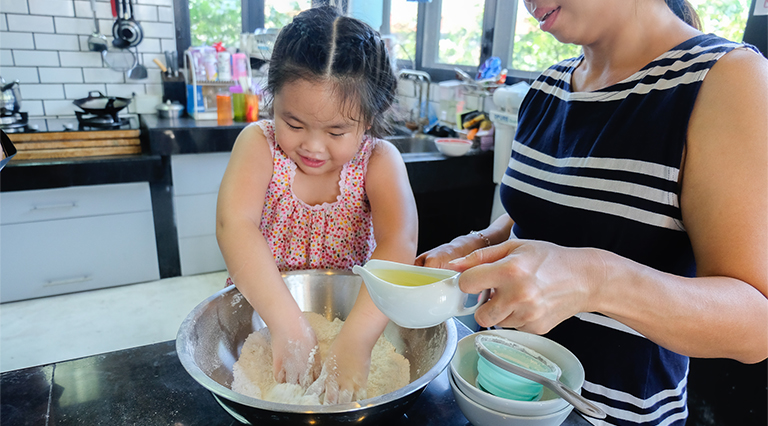กิจกรรมประกอบอาหาร ช่วยกระตุ้นประสาทสัมผัสเด็ก