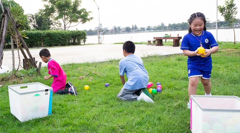ปลูกฝังความมีวินัยในเด็ก หลังเล่นกิจกรรมวิ่งแข่งเก็บบอลสี